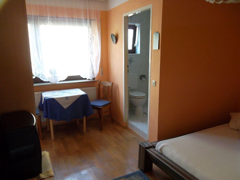 Gasthof Und Pension Mainzer Rad Schwetzingen Esterno foto